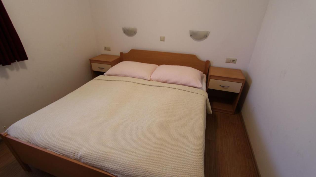 Apartments Kirincic Sveti Vid-Miholjice Екстериор снимка