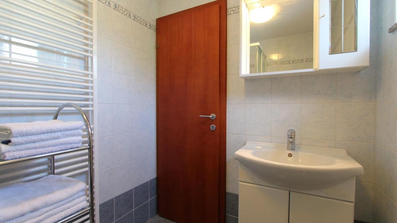 Apartments Kirincic Sveti Vid-Miholjice Екстериор снимка