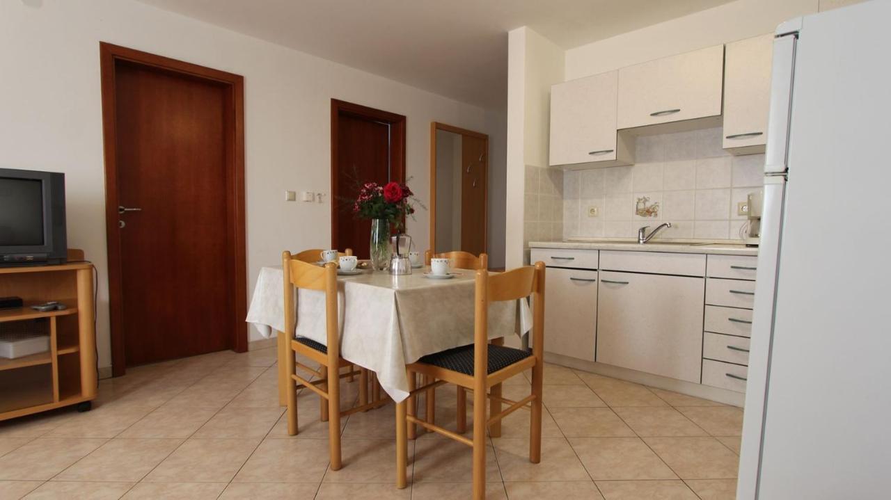 Apartments Kirincic Sveti Vid-Miholjice Екстериор снимка