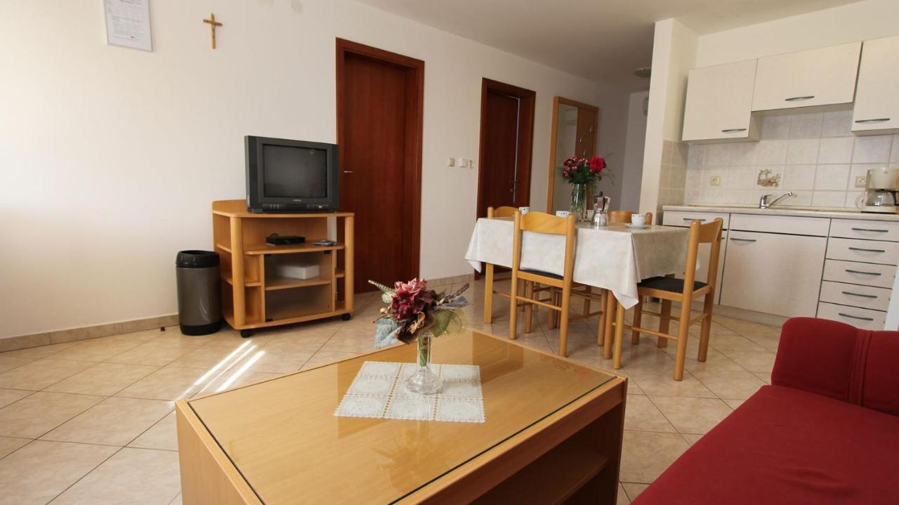 Apartments Kirincic Sveti Vid-Miholjice Екстериор снимка